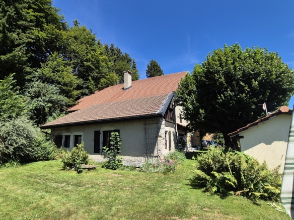 Propriété avec vue panoramique sur le lac de Neuchâtel