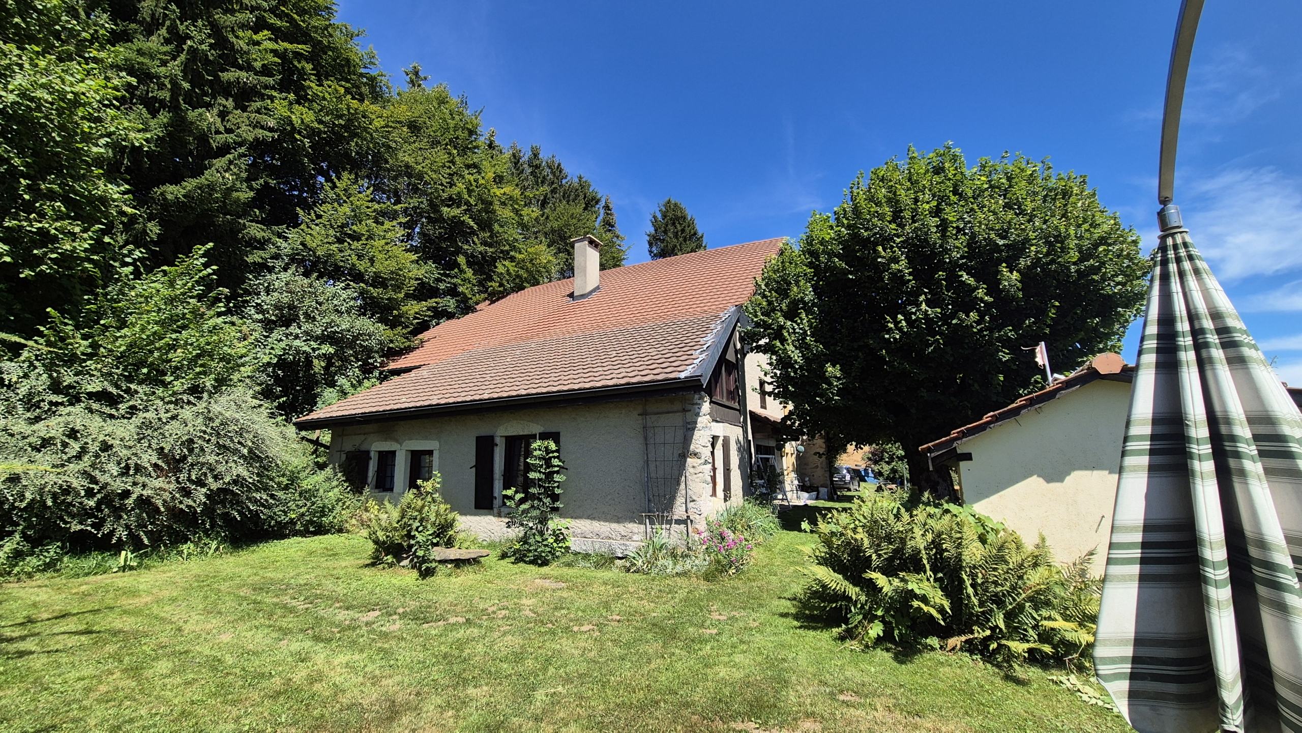 Propriété avec vue panoramique sur le lac de Neuchâtel
