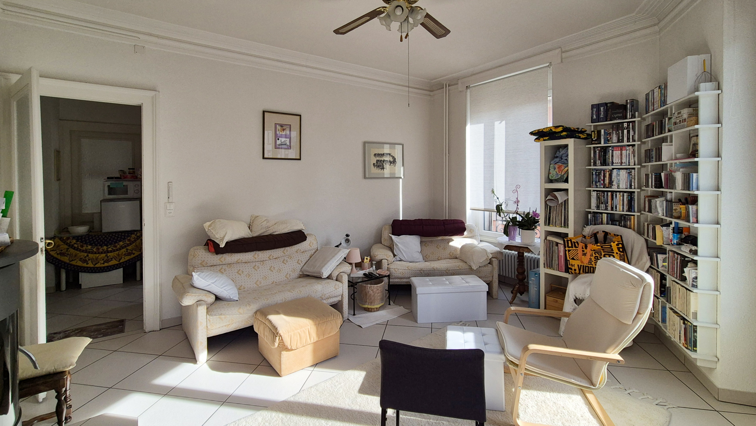 salon de l'appartement situé au 1er étage à Clarens
