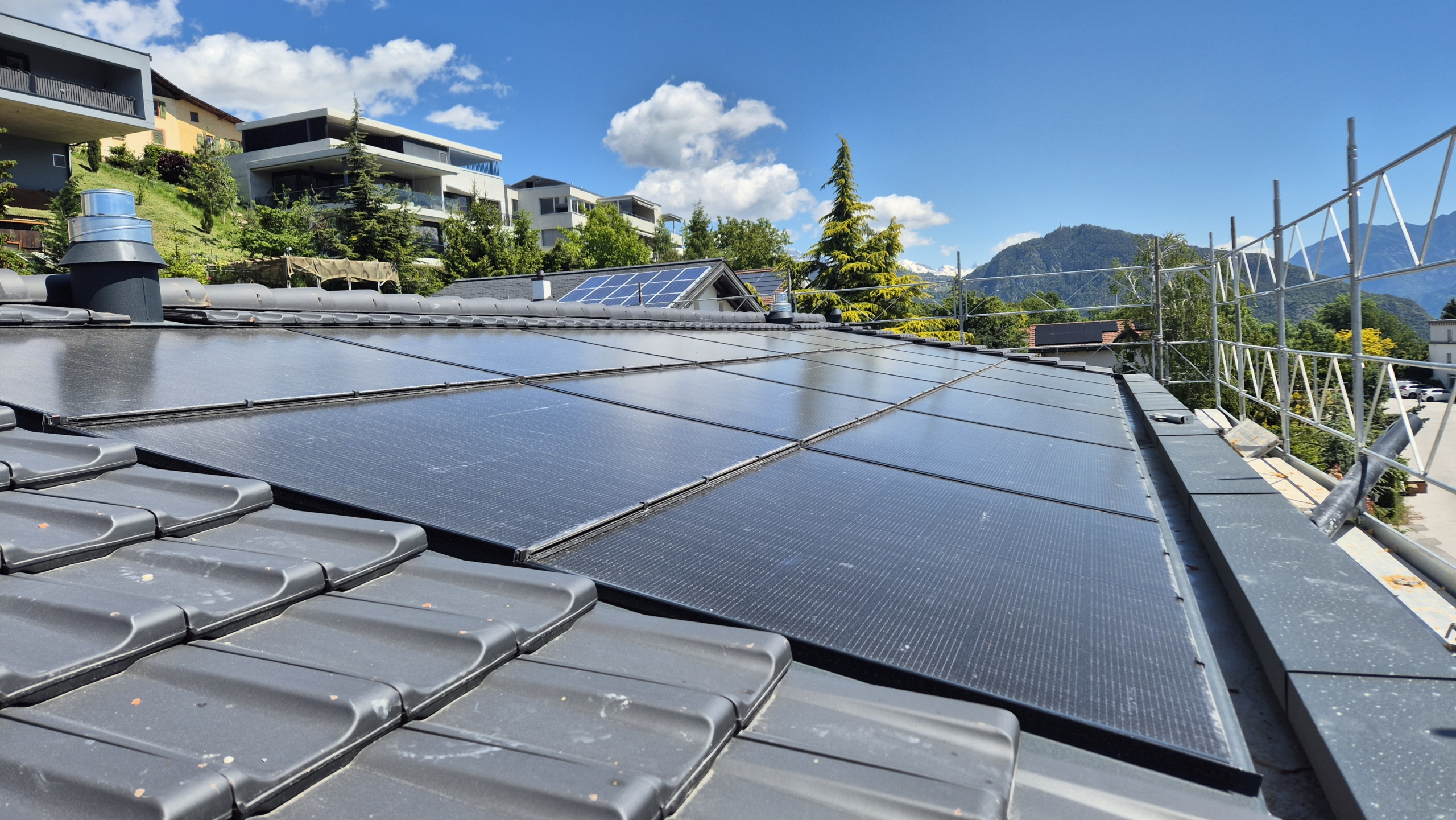 toit panneaux photovoltaïques