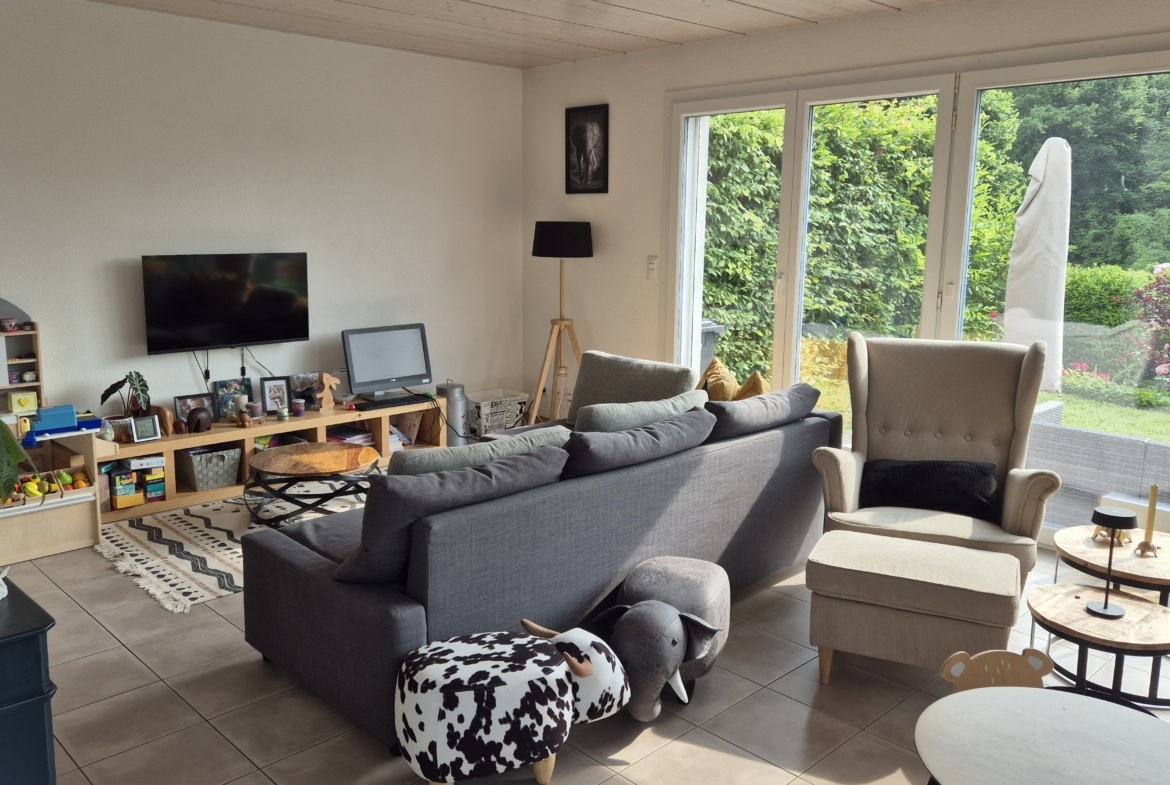 salon avec baies vitrées