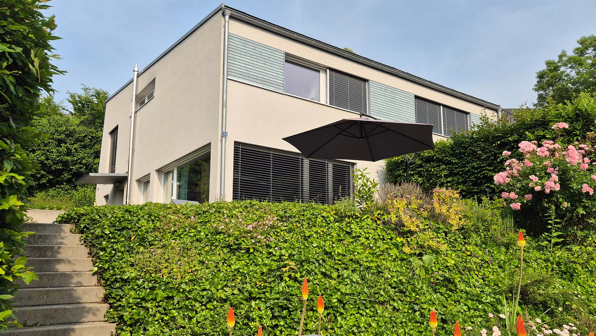 extérieur de la villa jumelle à Yverdon