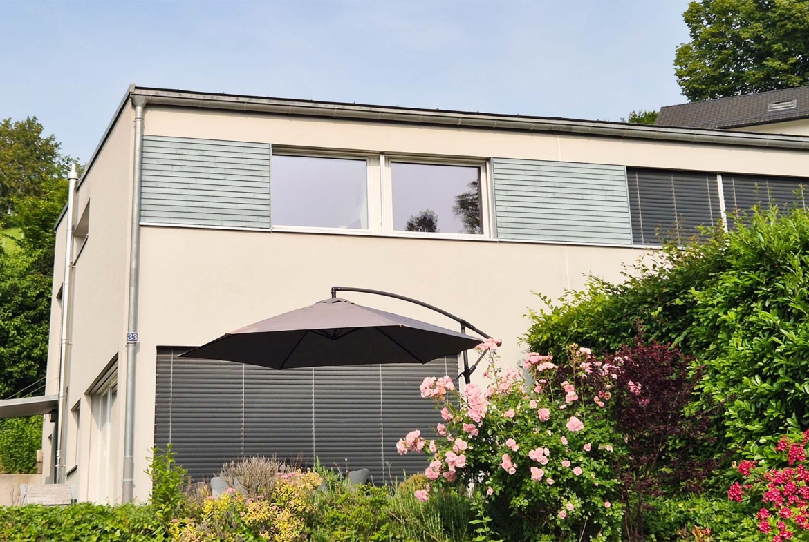 extérieur de la villa jumelle à Yverdon