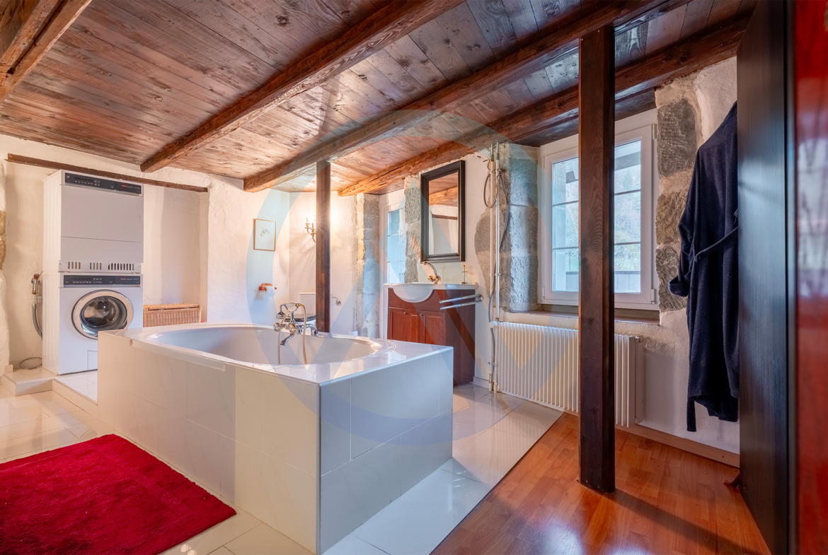 salle de bain au 1er étage