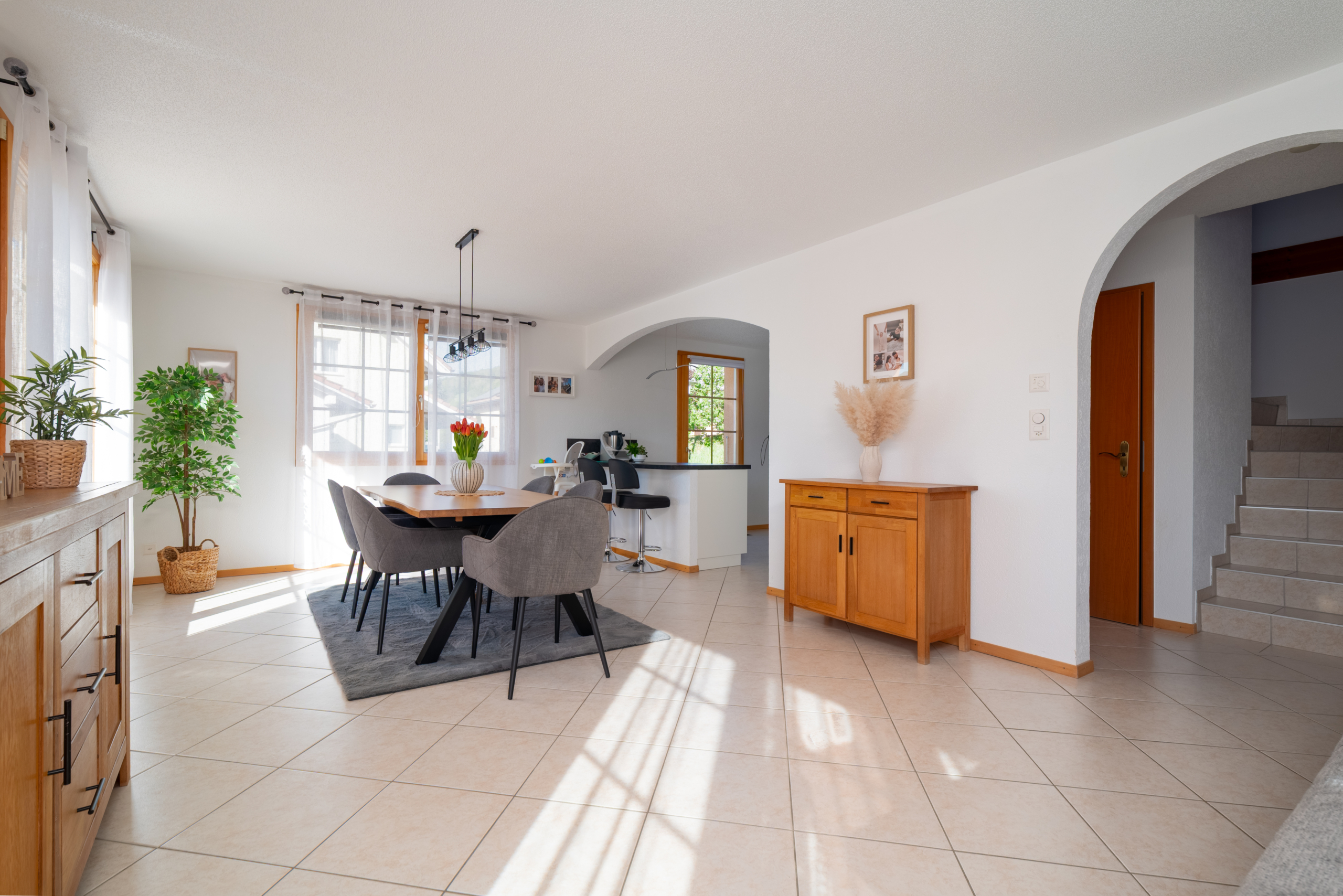 salle à manger avec bar