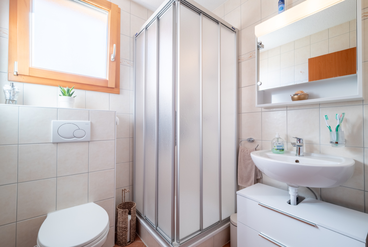 salle de douche au rez
