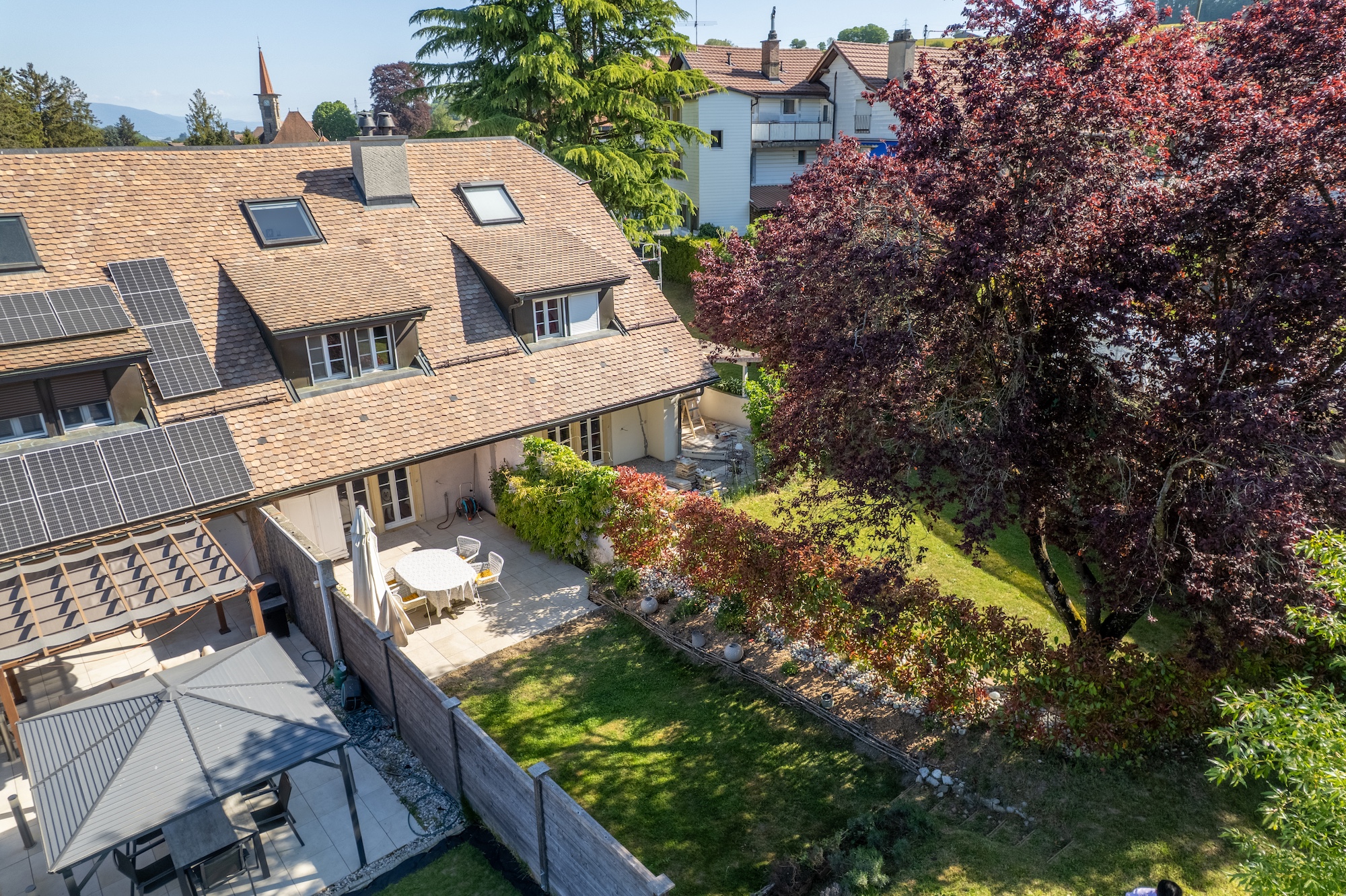superbe jardin côté ouest