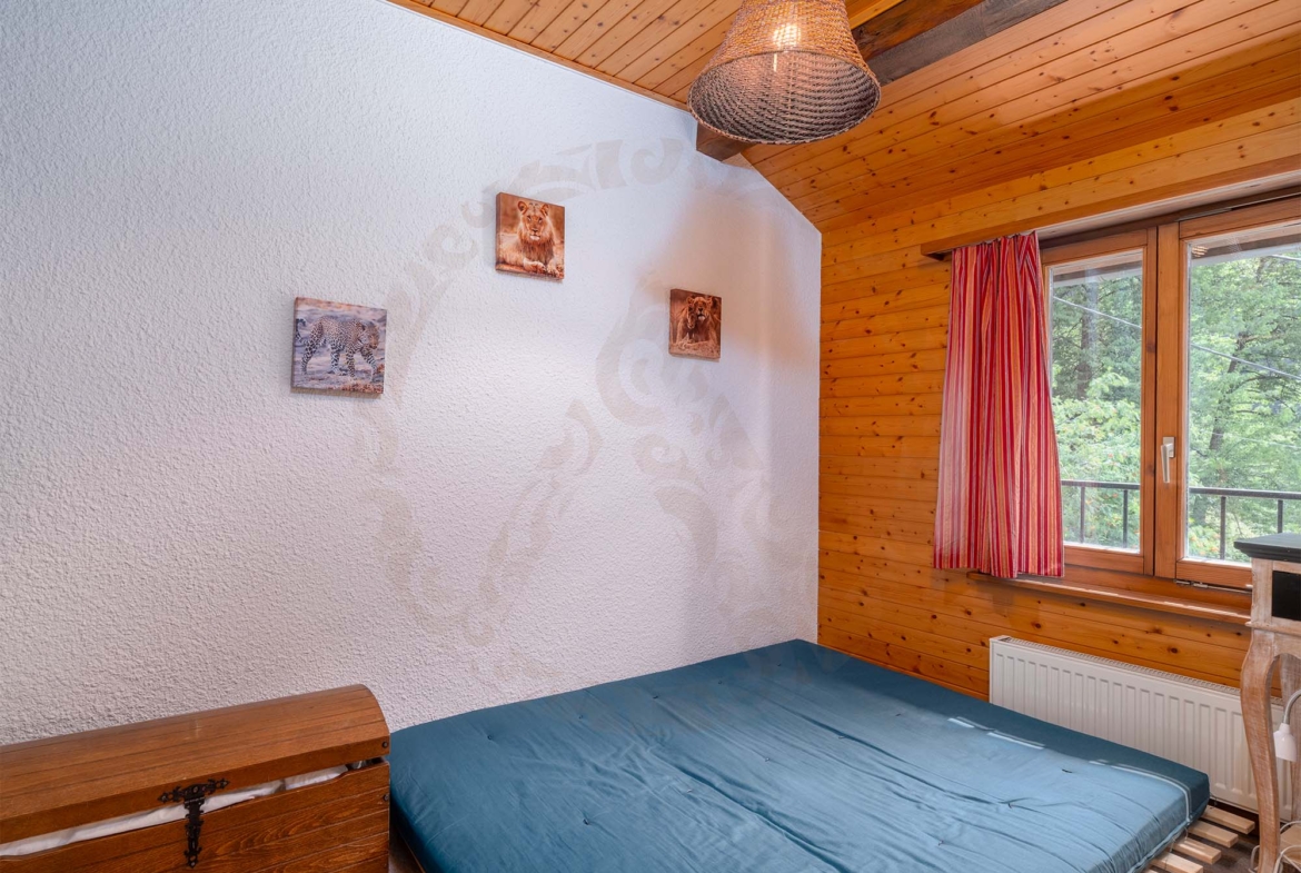 Appartement dans les combles au cœur des montagnes, à quelques minutes de Lavey-les-Bains