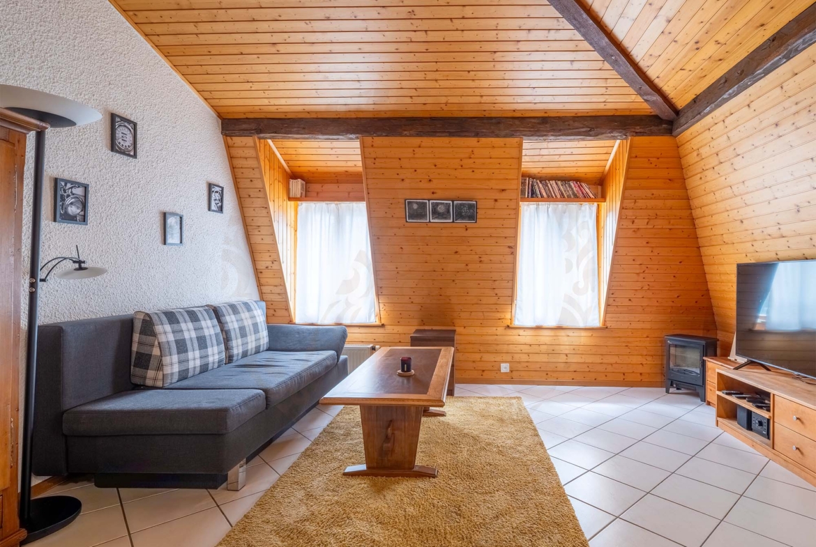 Appartement dans les combles au cœur des montagnes, à quelques minutes de Lavey-les-Bains