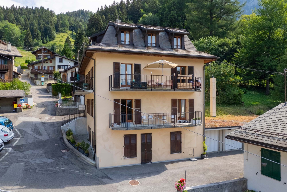 Appartement dans les combles au cœur des montagnes, à quelques minutes de Lavey-les-Bains