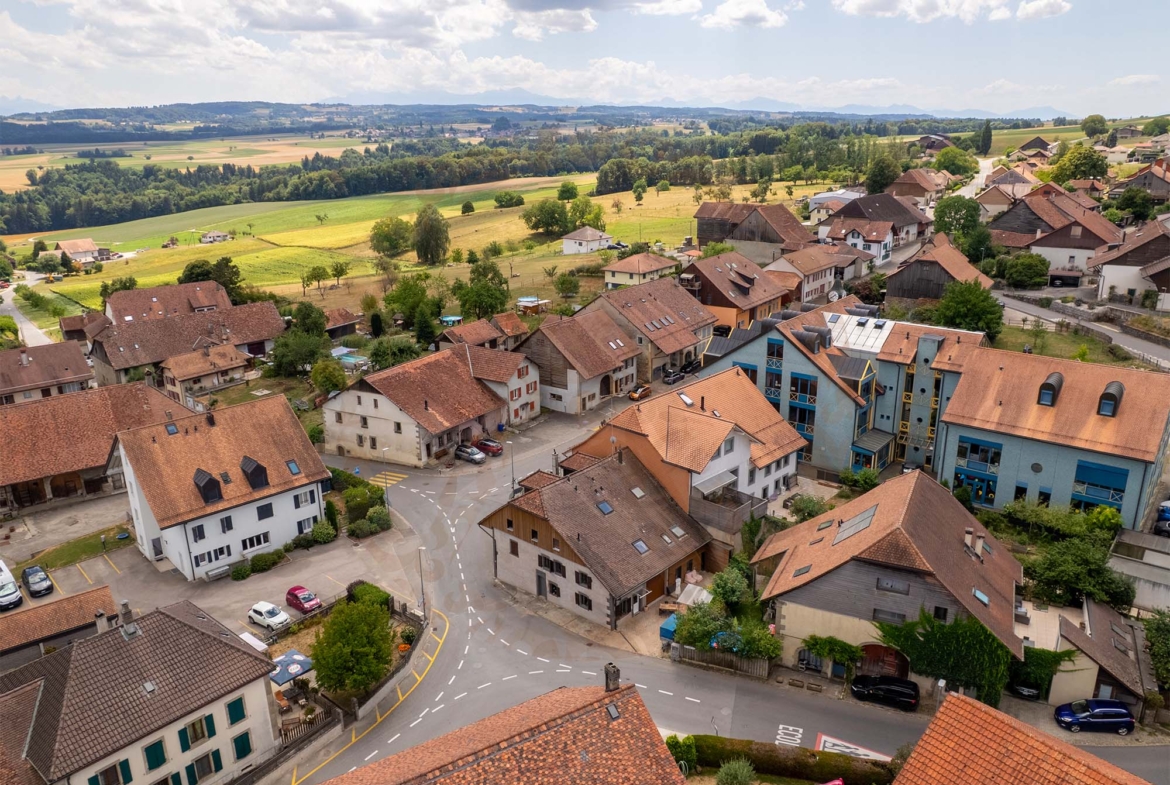 Maison villageoise de 2 appartements à Pailly