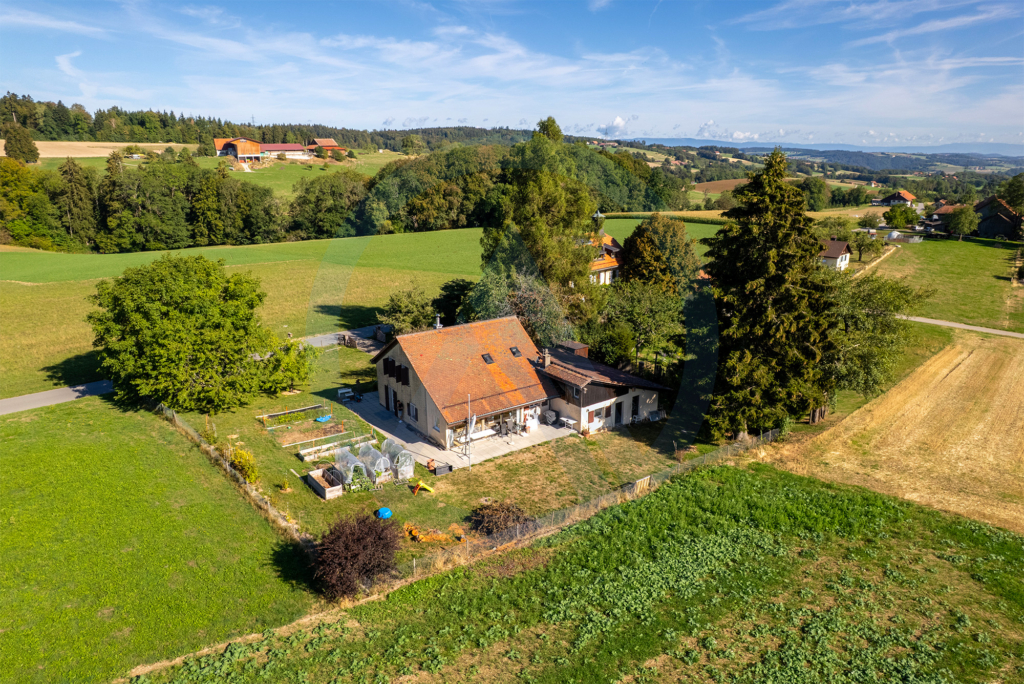 maison individuelle avec vue exceptionnelle sur le Moléson en pleine campagne à Corcelles-le-Jorat
