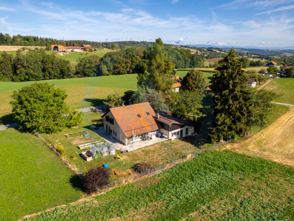 maison individuelle avec vue exceptionnelle sur le Moléson en pleine campagne à Corcelles-le-Jorat